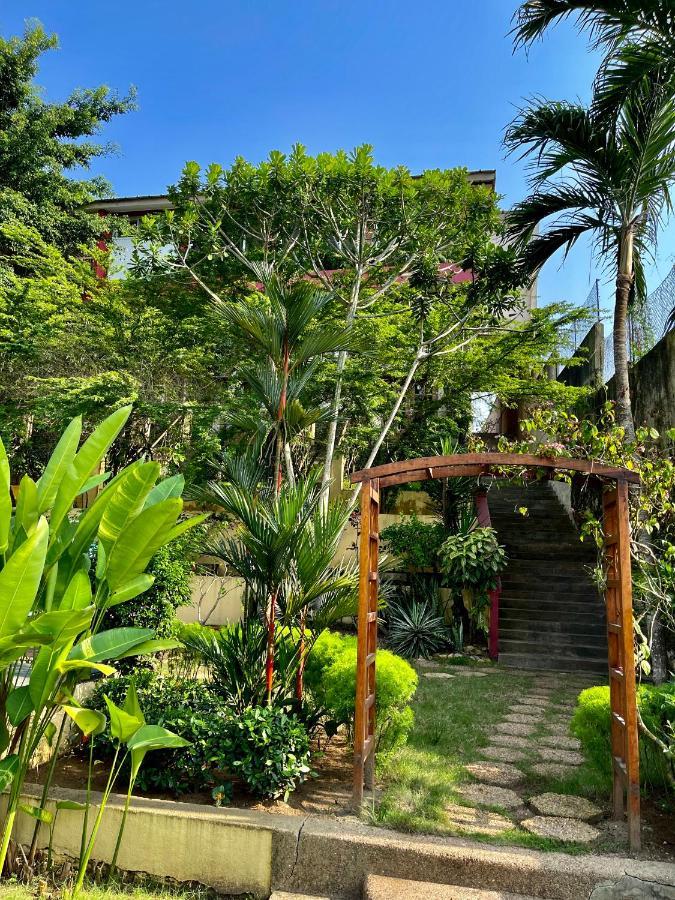 Residence Bertille Abidjan Cocody Bagian luar foto