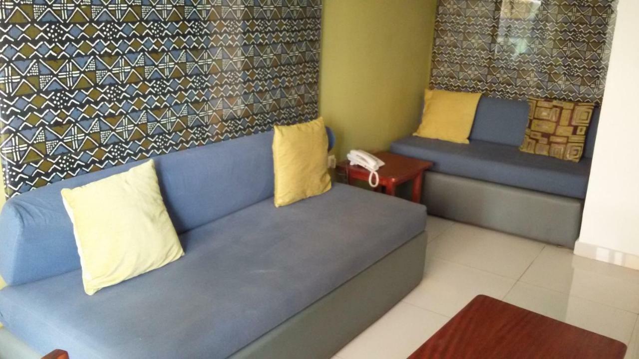 Residence Bertille Abidjan Cocody Bagian luar foto