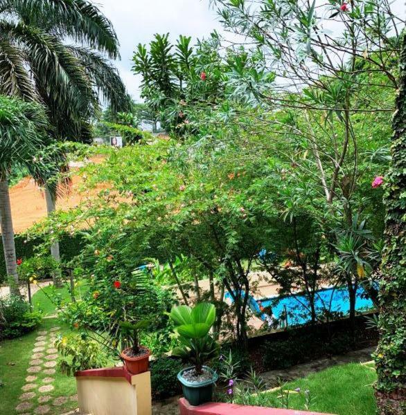 Residence Bertille Abidjan Cocody Bagian luar foto